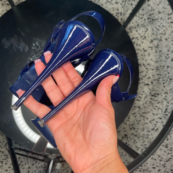 Saint Laurent - Picture 7 of 8